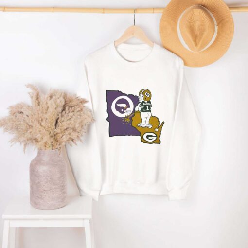 Premium Green Bay Packers piss on Baltimore Ravens sports shirt Green Bay Packers sweatshirt hoodie gifts for NFL fans