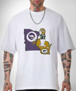 Premium Green Bay Packers piss on Baltimore Ravens sports shirt Green Bay Packers sweatshirt hoodie gifts for NFL fans
