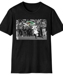 Saquon Barkley Backwards Hurdle Jump Shirt - Celebrate Athletic Excellence