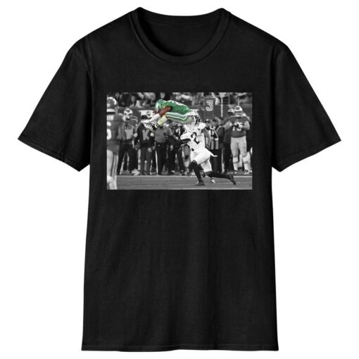 Saquon Barkley Backwards Hurdle Jump Shirt - Celebrate Athletic Excellence