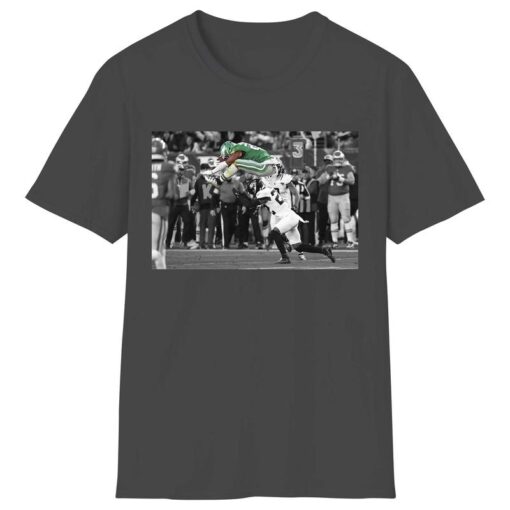 Saquon Barkley Backwards Hurdle Jump Shirt - Celebrate Athletic Excellence