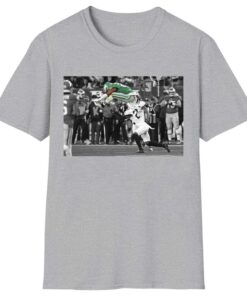 Saquon Barkley Backwards Hurdle Jump Shirt - Celebrate Athletic Excellence