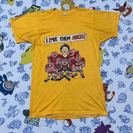 1983 Was Redskins I Love Them Hogs NCAA Sweatshirt T-shirt - Ideal Gift for NFL Fans