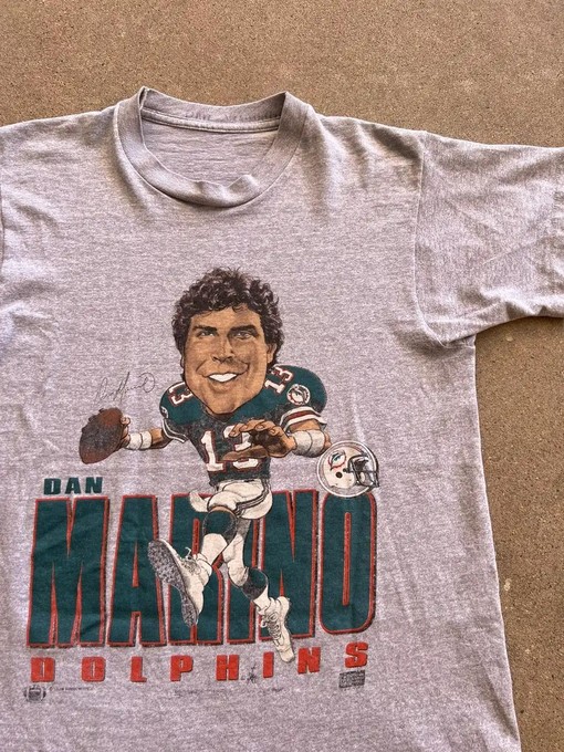 80s NFL Dan Marino Dolphins T-Shirt Sweatshirt Pullover Hoodie Gift For Fans