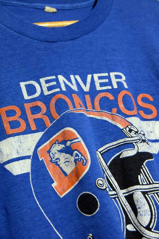 80s NFL Football Teams Gifts Denver Broncos T-Shirt Sweatshirt T-shirt - Image 2