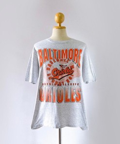 90S Baltimore Orioles MLB Baseball T-Shirt - Vintage Retro Tee with Mens Sport Shirts.