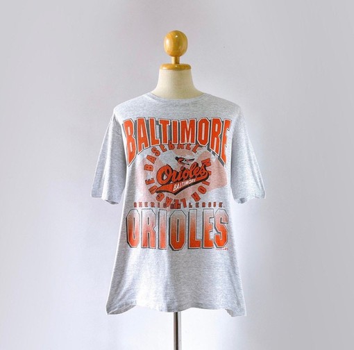 90S Baltimore Orioles MLB Baseball T-Shirt - Vintage Retro Tee with Mens Sport Shirts.