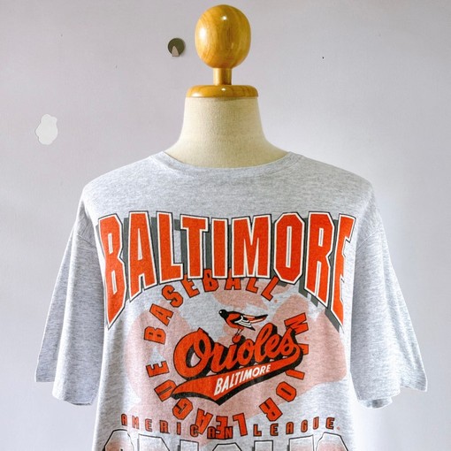 90S Baltimore Orioles MLB Baseball T-Shirt - Vintage Retro Tee with Mens Sport Shirts. - Image 2