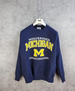 90S Lee Michigan Nutmeg Big Logo T-Shirt Sweatshirt for American Football and NCAA Sport Fans