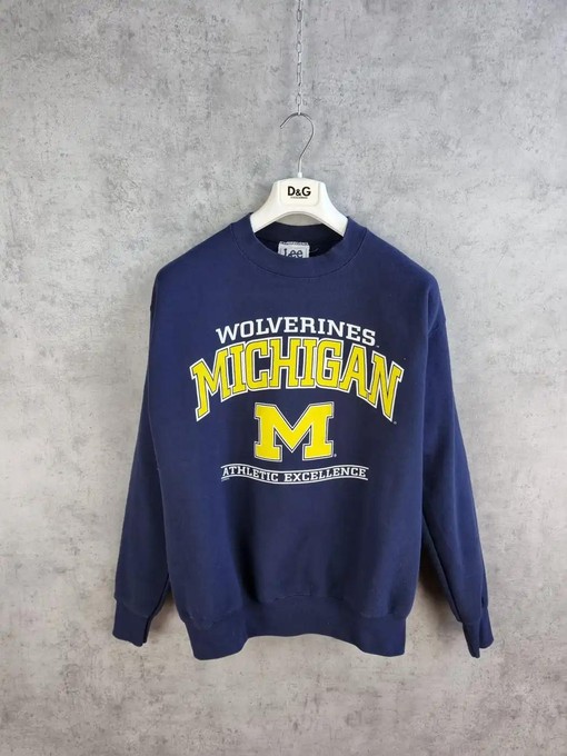 90S Lee Michigan Nutmeg Big Logo T-Shirt Sweatshirt for American Football and NCAA Sport Fans