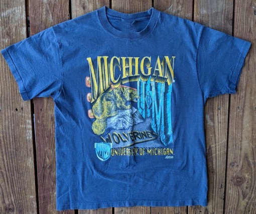 90S University of Michigan Wolverines Football T-Shirt - Perfect Gift for Her/Him