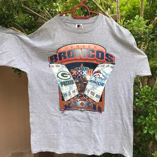 90s Green Bay Packers vs Denver Broncos Vintage Sweatshirt T-shirt - Ideal Gift for College Shirts & NFL Fans
