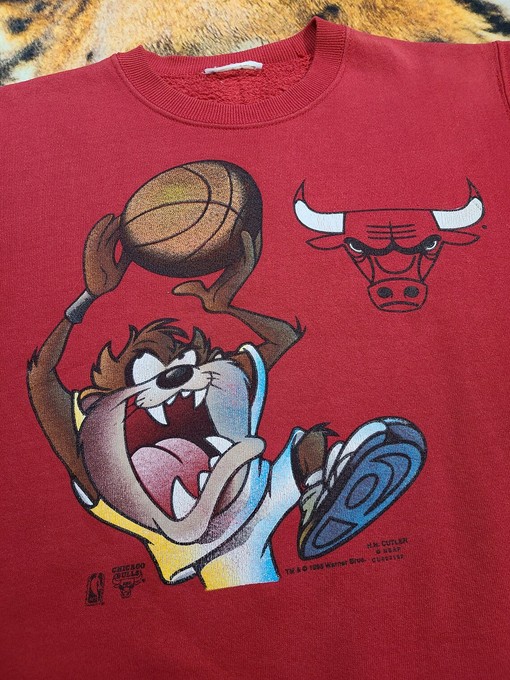 90's Taz Chicago Bulls Unisex Sweatshirt Hoodie Shirt - Cartoon NBA Style - Image 2