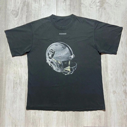 90s Vintage Style Oakland Las Vegas Raiders NFL Sweatshirt T-shirt - Ideal Gift for Retro NCAA Shirts & NFL Fans