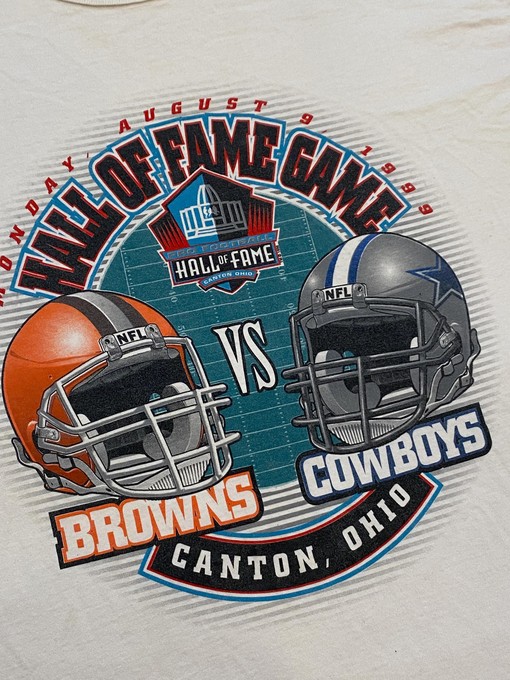 99 Browns Vs. Cowboys Logo Athletic Sweatshirt T-shirt - Vintage Style Perfect Gift for Football Fans with NCAA Shirts - Image 2