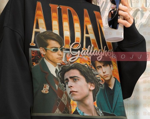 Aidan Gallagher Homage Sweatshirt, American Actor Musician Shirt, Vintage Movie Shirts for Men - Image 4