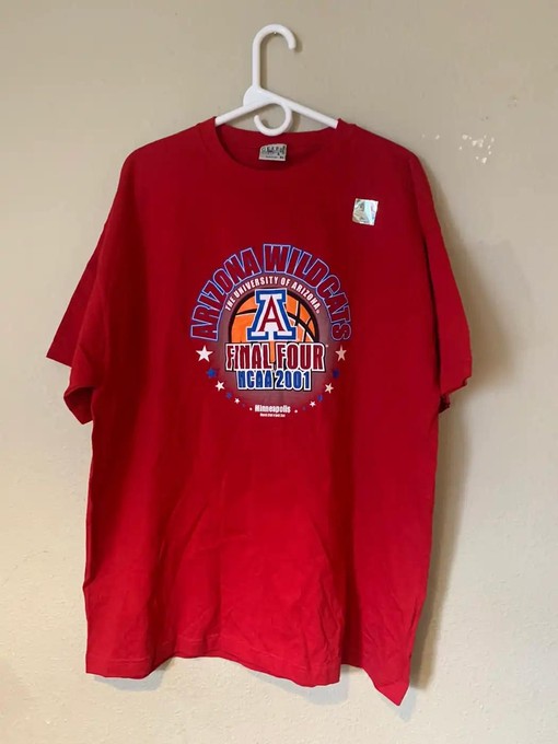 Arizona Wildcats Final Four NCAA 2001 Sweatshirt - Classic Tee for NCAA Fans
