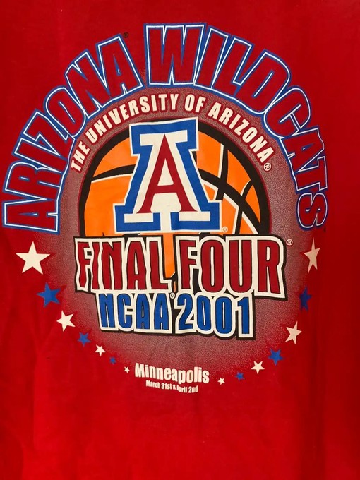 Arizona Wildcats Final Four NCAA 2001 Sweatshirt - Classic Tee for NCAA Fans - Image 2