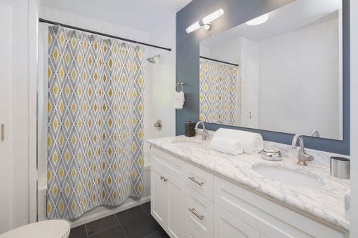 Art Deco Diamond Shower Curtain | Gold and White Bathtub Decor | Unique Housewarming Gift | Customizable - Image 2