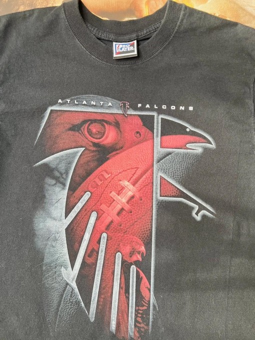 Atlanta Falcons NFL Pro Player Sweatshirt T-shirt - Vintage Style Gifts for Football Fans - Image 2