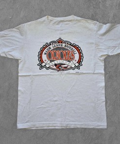 Baseball Clothing for Fans: Vintage 90s Baltimore Orioles T-Shirt with Team Logo