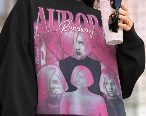 Bella Hadid Tribute Shirt, Vintage 90s Sweatshirt, Homage T-Shirt, Rap Movie Shirts for Women, Bella Hadid Fans Gift Tee - Image 4