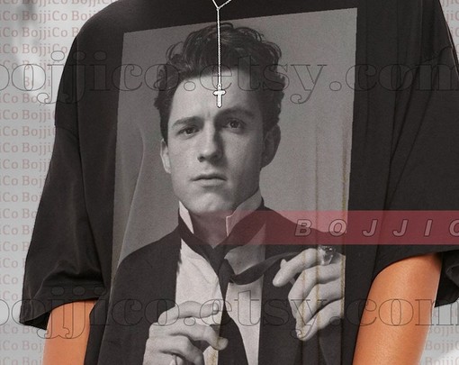 Best Tom Holland Homage Tshirt, Tom Holland Vintage Shirt, Tom Holland Fan Tees, Classic Movie T Shirts for Men - Image 2