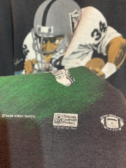 Bo Jackson Vintage Style NFL Sweatshirt T-shirt - Ideal Gift for Fans - NCAA Shirts - Image 3