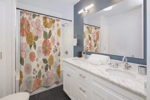 Boho Groovy Flowers Shower Curtain, Retro 70s Bathroom Accessory, Colorful Bath Decoration - Image 3