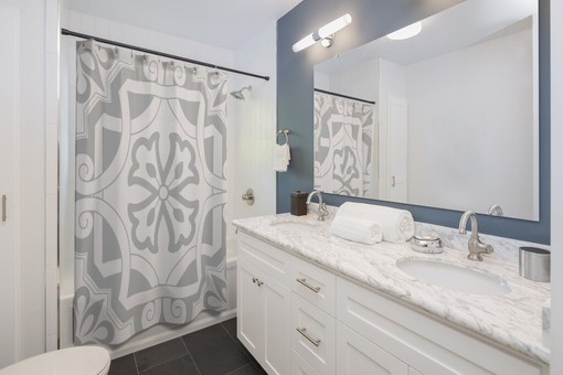 Bold Contemporary Shower Curtain for Unique Bathroom - Image 2