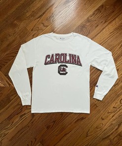 Carolina: American Football Apparel for Fans of Vintage Style