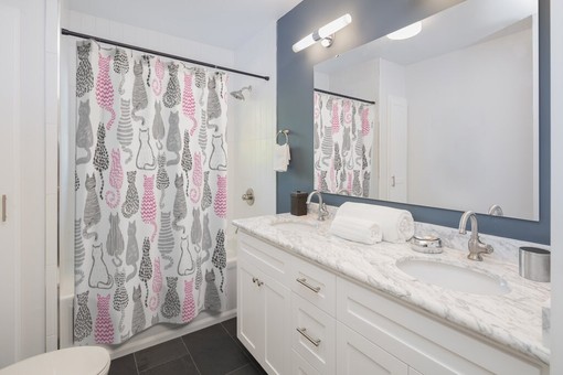 Cats and Kitten Lover Print Shower Curtain for Feline-Inspired Bathroom Decor - Image 2