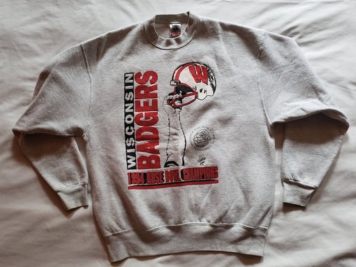 Celebrate the Badgers' 1994 Rose Bowl Victory with a Vintage Football Sweatshirt - Image 2