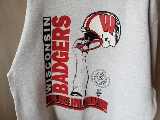 Celebrate the Badgers' 1994 Rose Bowl Victory with a Vintage Football Sweatshirt - Image 3