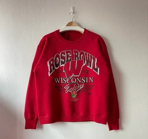 Celebrate the Badgers' 1994 Rose Bowl Win with a Vintage NCAA Gift Sweatshirt