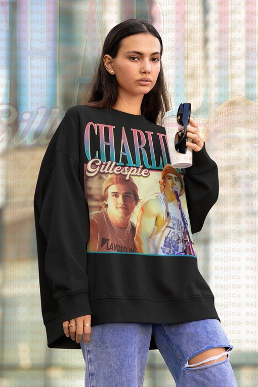 Charlie Gillespie JuIie the Phantoms SweatShirt, Luke Patterson Runt Fantasmas Actor Sweater - Movie Fans Gifts