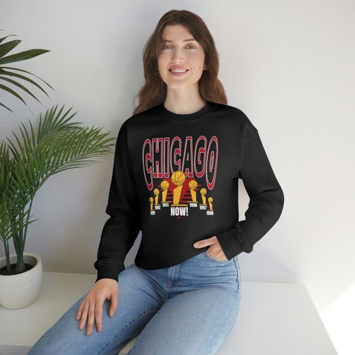 Chicago Basketball Sweatshirt, Vintage Chicago Basketball Gameday Sweater, Unisex Pullover, NCAA Shirts - Image 3