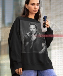 Chris Pratt Fan Tee - Retro 90s Sweater for Movie Lovers