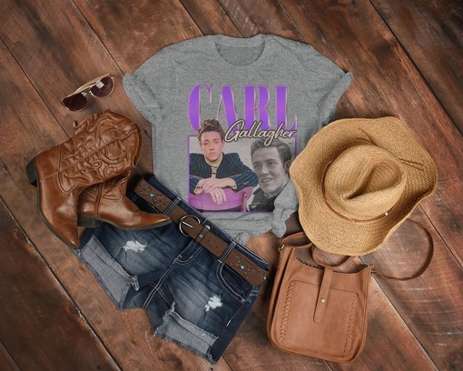 Classic Carl Gallagher Tee, Vintage Retro Shirt, Ethan Cutkosky Fiona Ian Frank Lip Liam Gallagher T-Shirt - Image 3