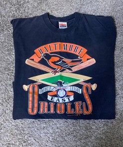 Classic MLB Baseball T-Shirt: Vintage Baltimore Orioles Shirt for Fans
