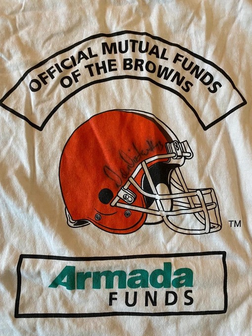 Cleveland Browns Armada Joe Thomas Autograph Sweatshirt T-shirt, Perfect Gift for NFL Fans - Image 2