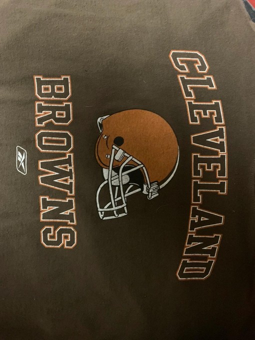 Cleveland Browns Vintage Sweatshirt T-Shirt - Ideal Gift for NFL Fans - Image 2