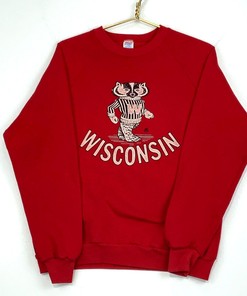 Crewneck Wisconsin Badgers Sweatshirt - Vintage Style NCAA Apparel with college shirts