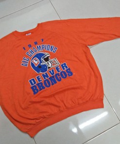 Denver Broncos AFC Champions 1987 Vintage Style Orange Sweatshirt T-Shirt Ideal Gift for NFL Fans