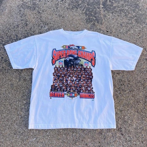 Denver Broncos NFL Super Bowl Xxxii Champs Vintage Style Sweatshirt T-shirt for NFL Fans