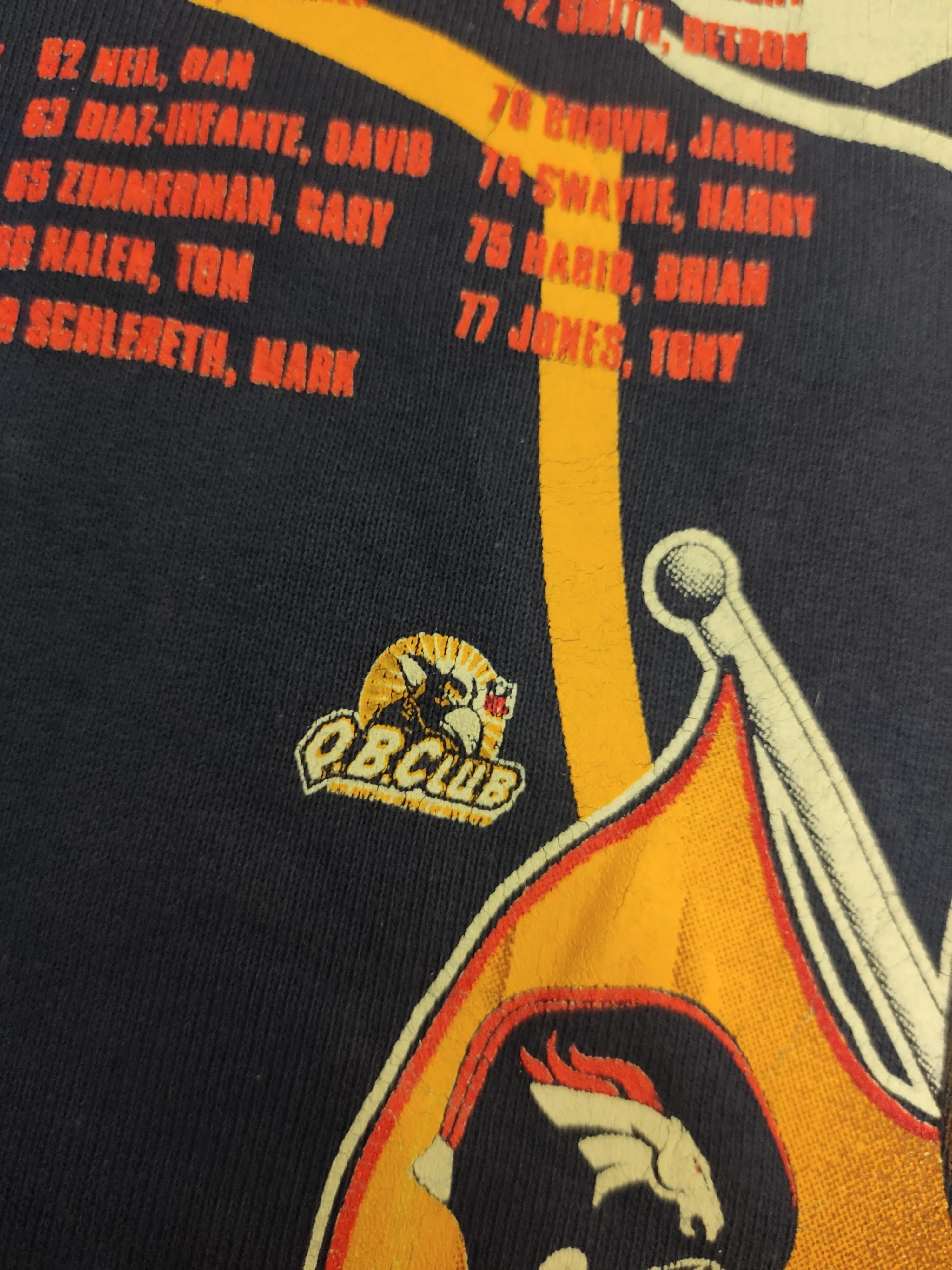 Denver Broncos Superbowl 1998 Vintage Style Sweatshirt T-shirt for Football Enthusiasts - Image 4
