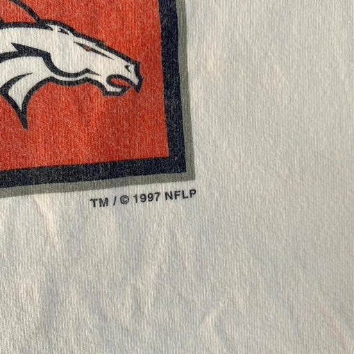 Denver Broncos Sweatshirt T-shirt - Vintage Style NFL Shirt, Perfect Gift for Football Fans - Image 3