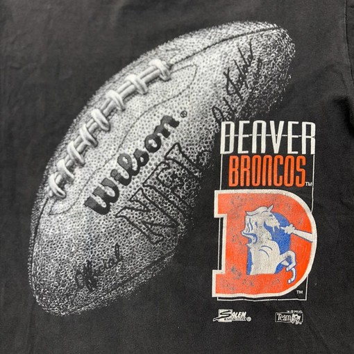 Denver Broncos Vintage Style 1992 NFL Sweatshirt T-shirt - Ideal Gift for Fans - Retro NCAA Shirts - Image 2