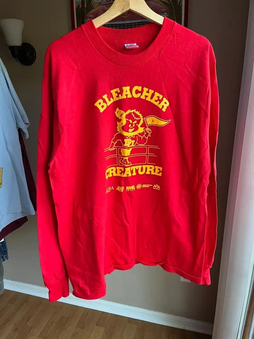 Denver University Vintage Style 90S Bleacher Creature T-Shirt Sweatshirt for Sports Fans