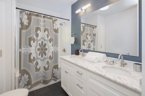 Elegant Contemporary Shower Curtain for College Dorm and Bathroom - Image 2